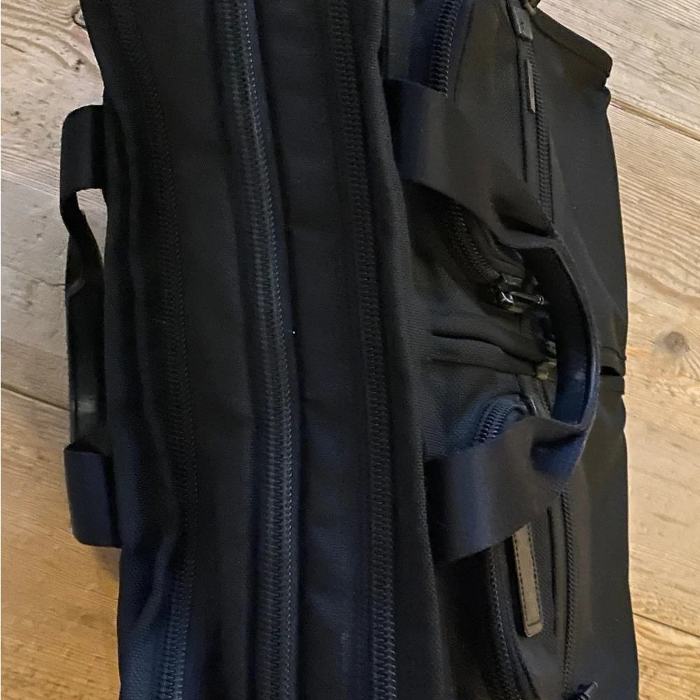 Tumi Alpha Expandable large briefcase